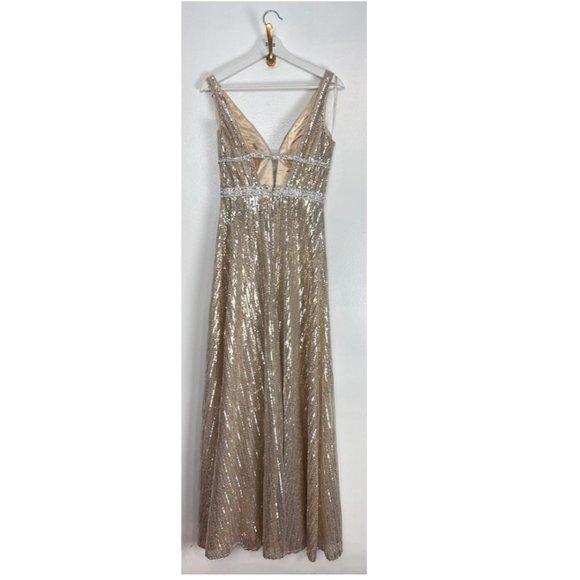 MAC DUGGAL Metallic Sequin Gown in Nude Silver Size US 2 - Picture 6 of 9